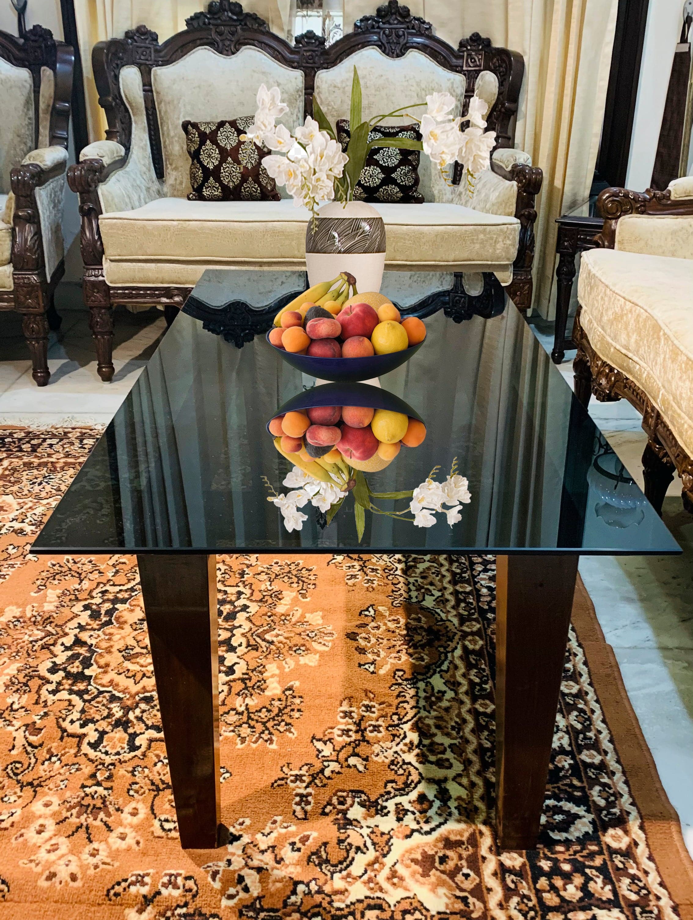 Black and shop glass table